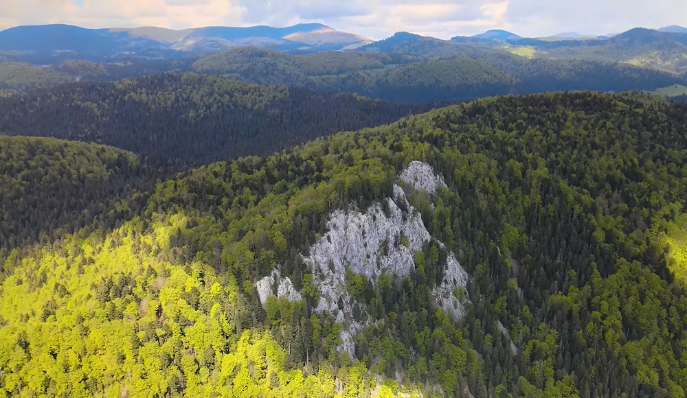 Imagini VIDEO superbe cu Pietrele Galbenei din Parcul Natural Apuseni