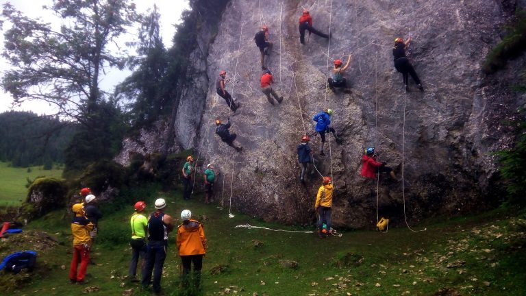Școala Națională de Speologie se organizează în Padiș Glăvoi, în 31 iulie – 8 august!