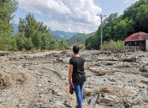SOS Munții Apuseni: În weekend am reușit să ajutăm peste 30 de familii din Ocoliș, Sohodol, Câmpeni și Roșia Montană