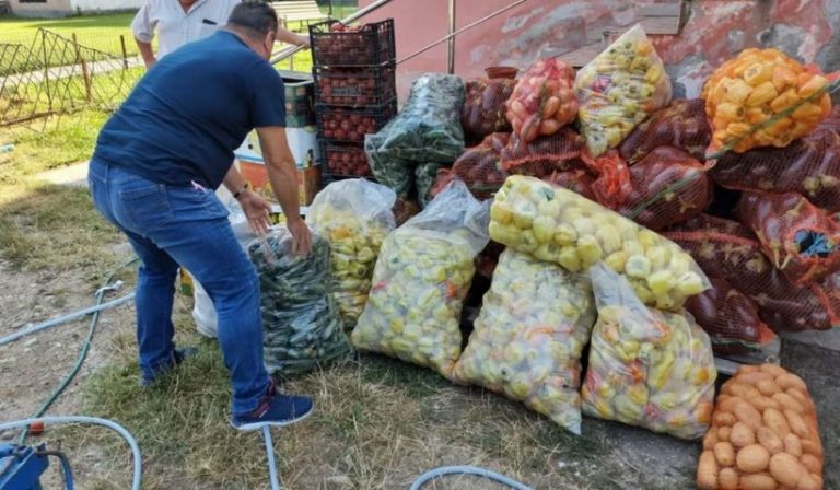 Fermierii din Olt au plecat către zonele inundate din Munții Apuseni cu ajutoare pentru moții loviţi de inundații