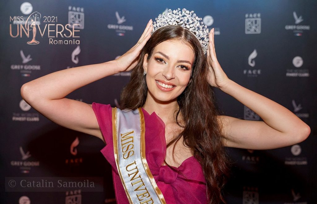 (FOTO) Cea mai frumoasă româncă în 2021, câștigătoarea Miss Univers România este   Carmina Olimpia Cotfas!