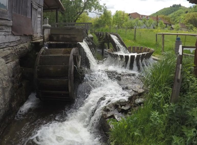 Moara de apă Bologa: Acum un secol existau zeci de mori, azi, doar una, în satul vechi de peste 700 de ani
