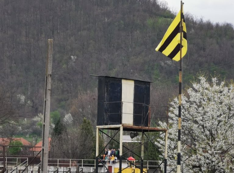 Vești bune pentru Aurul Brad: 400 de scaune pentru fani! Din 2022 vor fi alocate mai multe fonduri de la bugetul local!