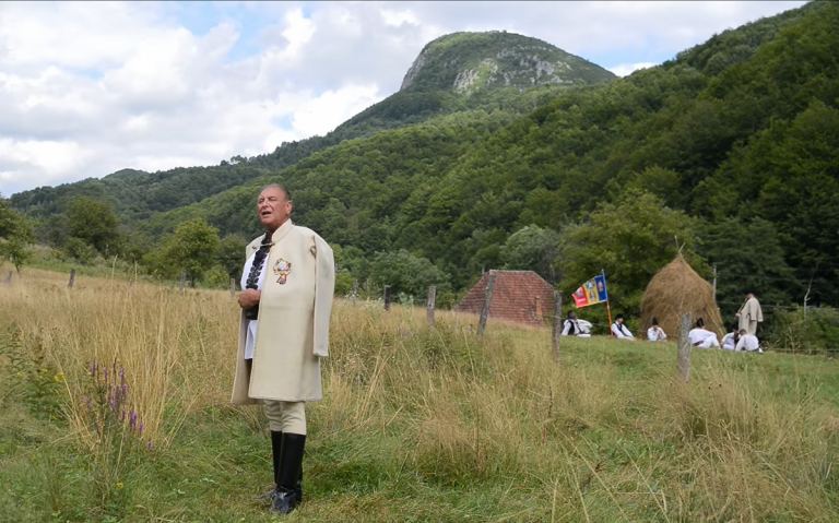 Drumul Iancului, tradiție moțească renăscută: Pe jos, de la Vidra de Sus, la Bulzeștii de Sus și în final la Țebea!