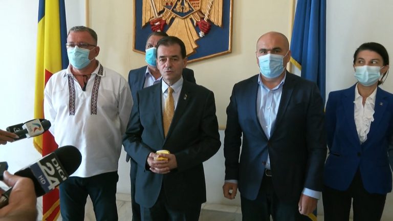 (VIDEO) PNL Bihor a aprobat moţiunea cu care Orban candidează la preşedinția PNL: Delegații bihoreni vor vota la liber!