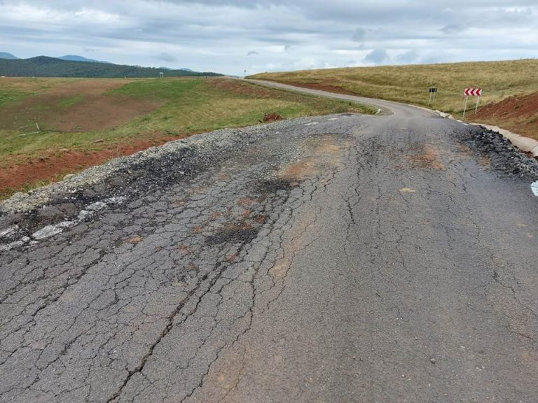 Drumul nou de la Huedin – Bolic arată ca după bombardament!