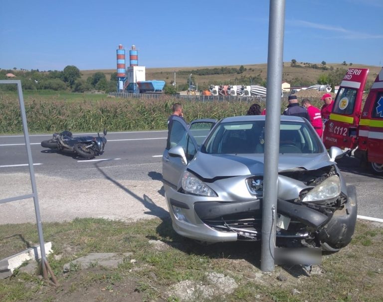 Accident rutier produs la ieșirea din orașul Huedin spre Oradea: Un motociclist a fost rănit!