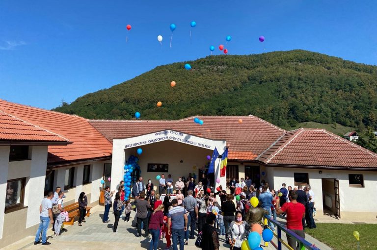 A fost deschisă grădinița cu program prelungit din Crișcior