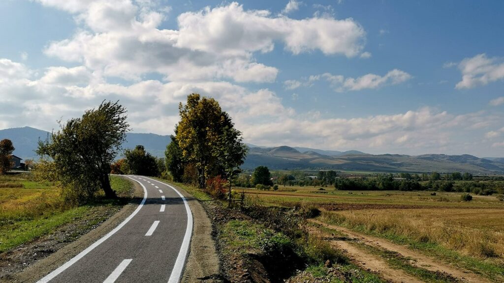 A fost inaugurată o pistă de biciclete la poalele Apusenilor, lângă Huedin, în Sâncraiu