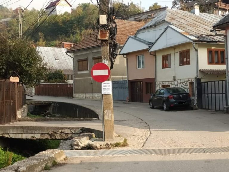 În atenția câmpănarilor: Drumul comunal Certege este închis! Care sunt variantele de ocolire?