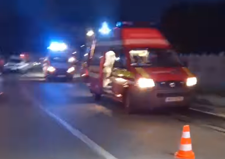 Accident rutier pe Autostrada A10 Sebeș – Turda, în zona Oiejde: Un TIR și patru mașini sunt implicate