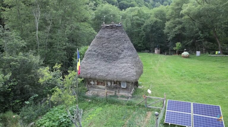 HaiHui in doi: Au vândut tot din București și s-au mutat într-un sat izolat din Apuseni! Trăiesc ca acum 100 de ani