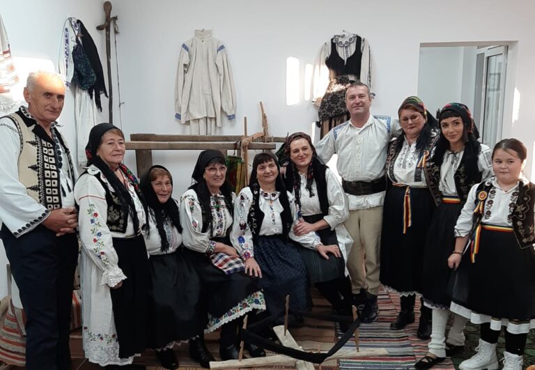 Șezătoare în Postul Crăciunului, într-un sat de vis din Țara Zarandului: Vața de Jos, prinde alt ritm de viață!