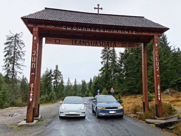 Munții Apuseni văzuți de la volanul unei Tesla Model 3