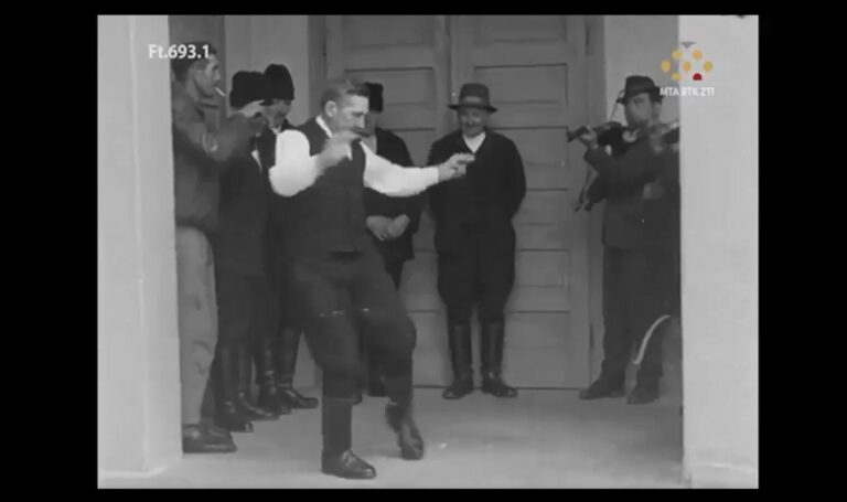 Dans popular maghiar din Săvădisla, Tordaszentlászló,  sat tradițional maghiar din Apuseni
