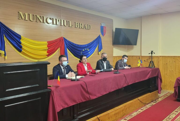Liberalii zărăndeni: Ţară, ţară, vrem ostaş! Pe cine? Pe tine!