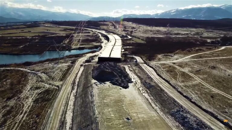 Primul VIDEO cu autostrada Sibiu-Piteşti: Scăpăm curând de calvarul traficului de pe Valea Oltului?