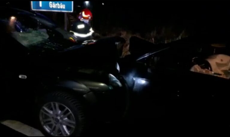 (VIDEO) Două persoane au fost rănite și transportate la spital după accidentul de pe DN1 E60 din Căpușu Mare