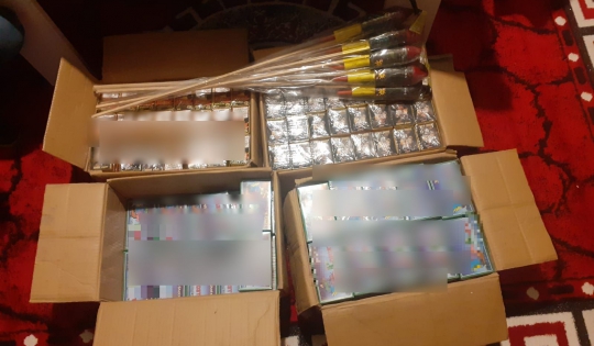 Percheziții în Alba: 70 de kilograme de artificii și petarde au fost confiscate iar doi tineri au fost reținuți!