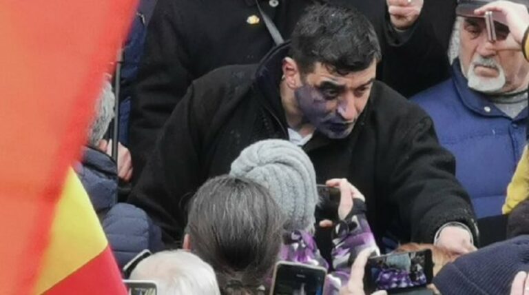 George Simion a fost ATACAT cu CERNEALĂ de ziua Micii Unirii! Simion: Lăsați-l în pace pe cel care m-a atacat! Nu mă intimidează!