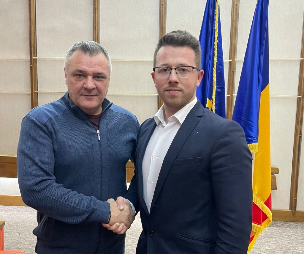 Brădeanul Alex Dîlv este noul preşedinte interimar al organizaţiei de tineret a PNL Deva! Oancea: Succes, Alex, contăm pe tine!