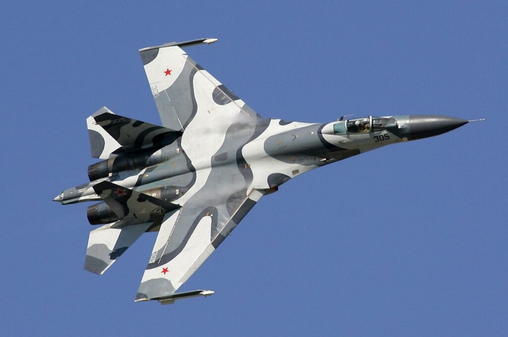 Un avion Suhoi 27 care aparține armatei ucrainene a aterizat în Bacău