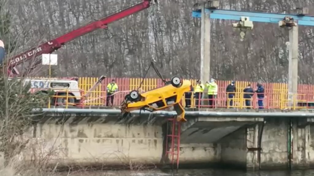 Poliția din Cluj, după tragedia de la Someșul Cald: E dureros ca anumite suflete să se risipească de lângă noi în goana după cele 5 minute?