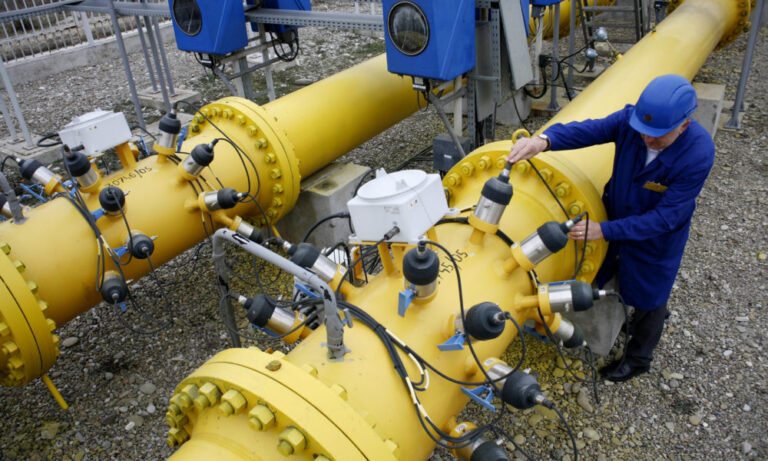 Municipiul Brad a obținut o finanțare BOMBĂ, de peste 13 milioane euro, pentru dezvoltarea rețelei de gaze naturale! Cazacu: După finalizare, în Brad vor exista noi oportunități de dezvoltare