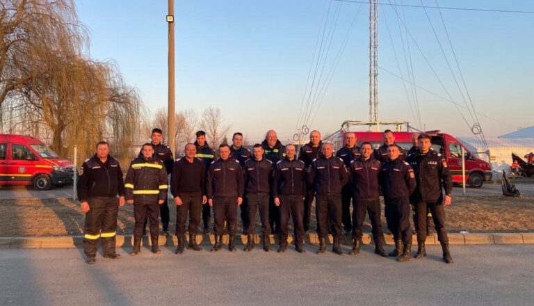 Pompierii din Huedin, eroii care ajută semenii noștri ucraineni la Vama Siret
