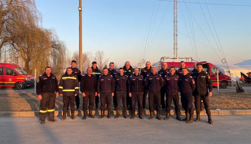 Pompierii din Huedin, eroii care ajută semenii noștri ucraineni la Vama Siret