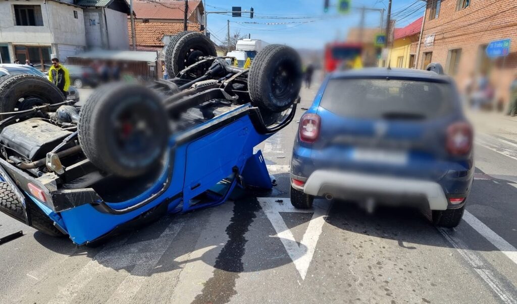 Accident în Gilău la intersecția dintre DJ107P și   DN1E60 Cluj-Oradea: O tânără de 17 ani din Gilău a fost rănită!