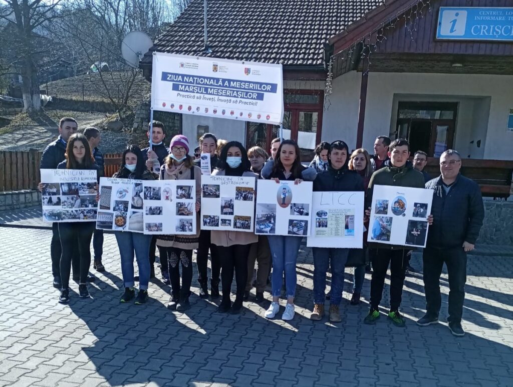 12 elevi de la Liceul Tehnologic „Crișan” din Crișcior au participat la „Marșul meseriașilor”