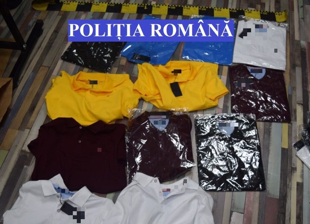 Polițiștii din Câmpeni au amendat un magazin pentru că vindea haine de marcă falsificate