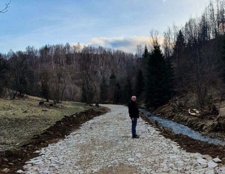 Drumul spre vatra veche din Rișca va fi reabilitat până de Paște!