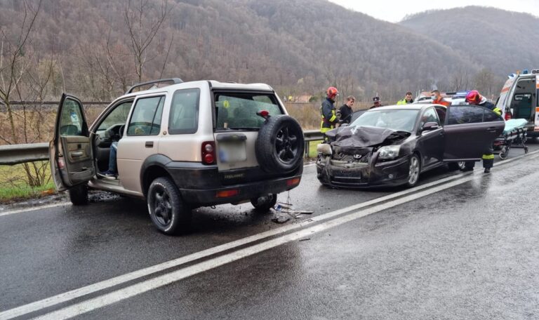 O femeie de 43 de ani a fost rănită într-un accident pe DN1 E60, în Negreni
