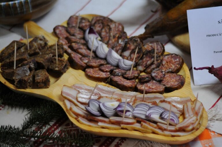 Cursuri de formare profesională GRATUITE celor care deservesc Punctele Gastronomice Locale