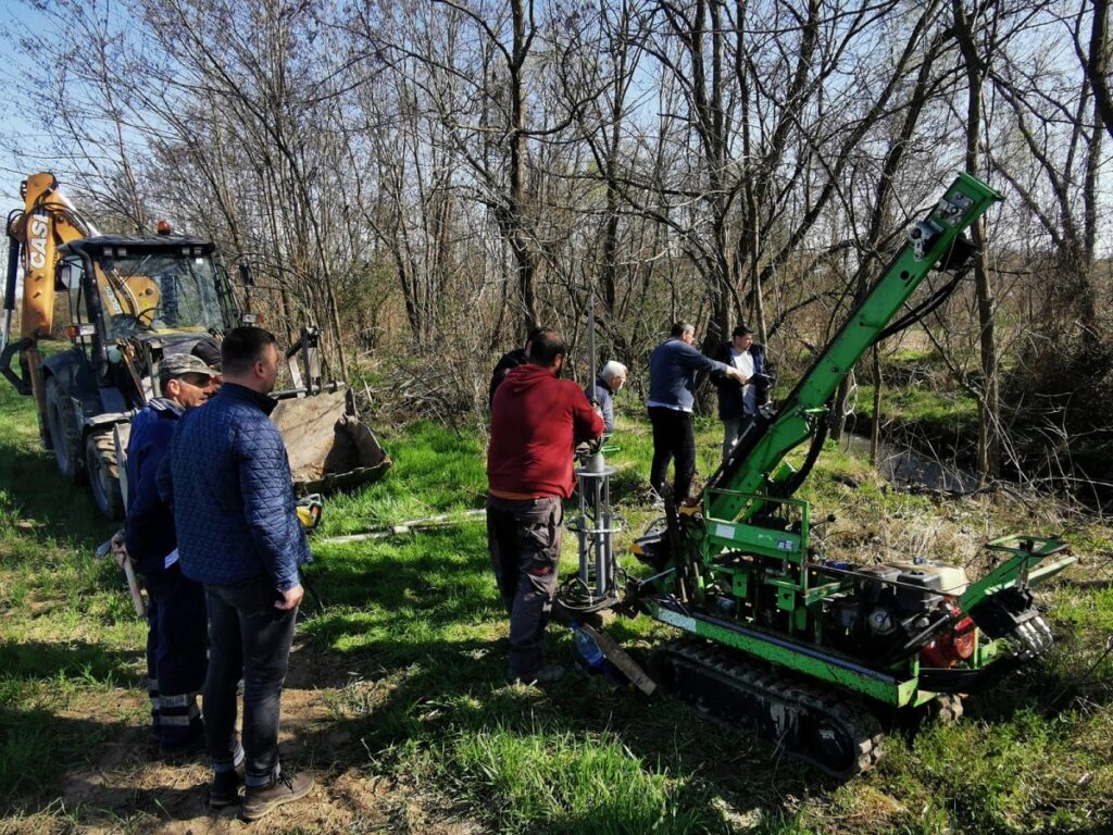 S-au efectuat studii geologice pentru reabilitarea si ecologizarea apelor din Buteni