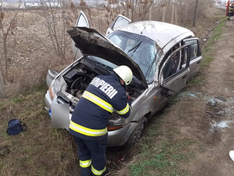 Accident rutier pe DN1E60 la intrare în Gilău: Două femei au fost transportate la spital