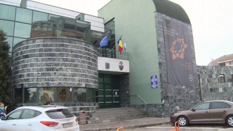 Peste 56 de milioane de lei pentru salubrizarea și deszăpezirea din Alba Iulia: Primăria a lansat licitația pentru următorii cinci ani!