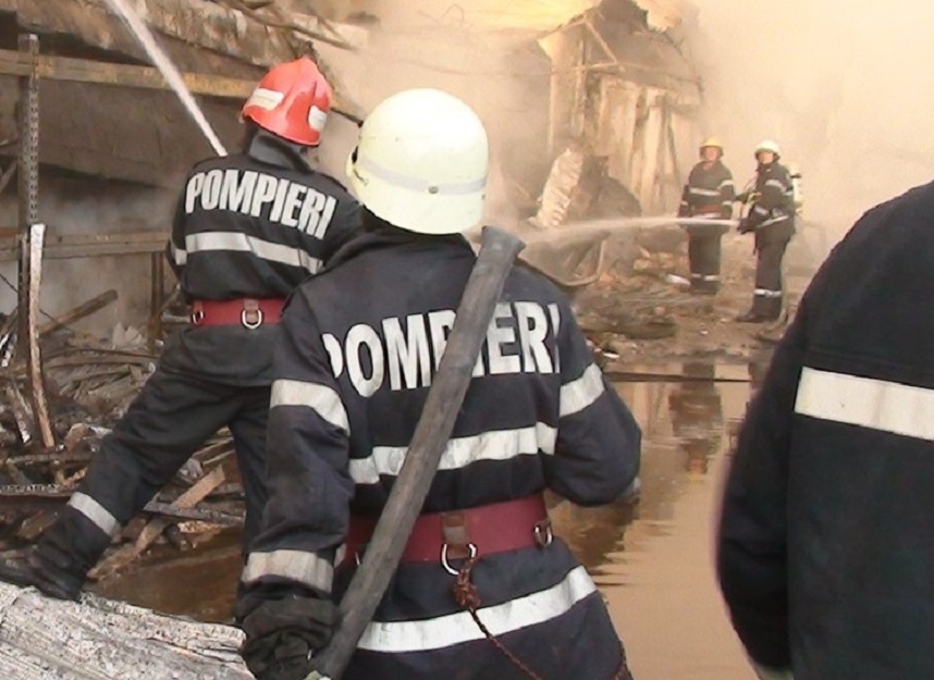 Incendiu la un apartament din Sânmartin, din cauza fumatului