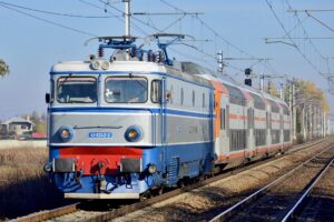 Trenuri anulate între Arad și Timișoara! Călătorii vor fi transportați cu autobuze în luna noiembrie. Ce curse sunt afectate?