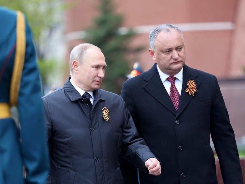 Fostul președinte al Moldovei, Igor Dodon, a fost reținut pentru corupție și trădare de patrie: Omul lui Putin a fost reținut pentru 72 de ore!