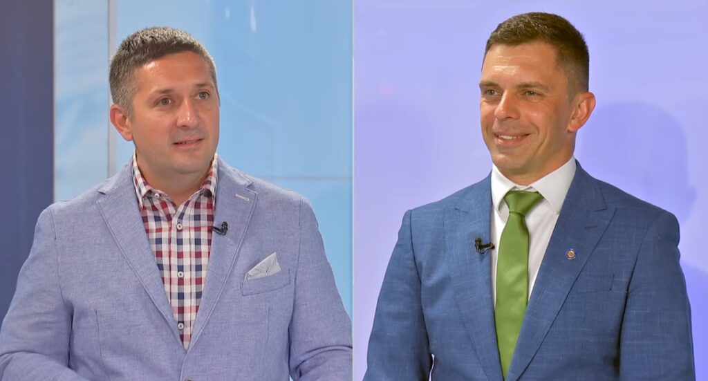 (VIDEO) Ministrul Sportului râde sarcastic când este rugat să intoneze imnul României