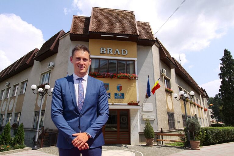 Ștefan Tiriteu, cu cât sunteți plătit lunar de contribuabilii brădeni? Ce produceți de acei bănuți?