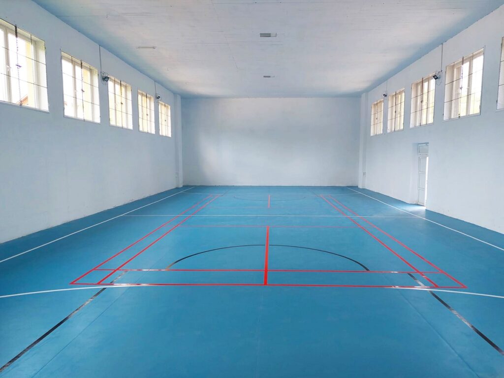 Sala de sport a Școlii Gimnaziale „Avram Iancu” din Abrud arată senzațional după modernizare Sala de sport a Școlii Gimnaziale „Avram Iancu” din Abrud arată senzațional după modernizare