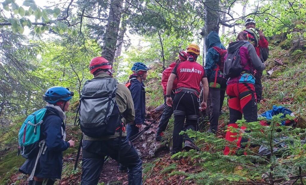 Salvamontiștii clujeni antrenează voluntarii și membrii aspiranți în zona Vlădeasa