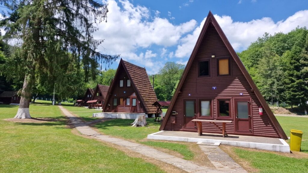 Tabăra de copii de la Căsoaia, din Apuseni, a fost modernizată