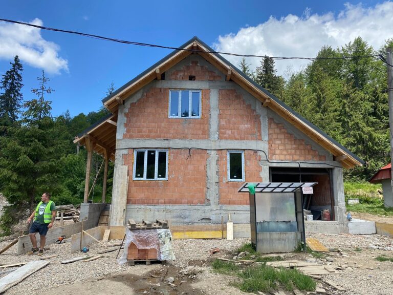 Avansează lucrările la centrele medicale de urgență de la Padiș și Stâna de Vale
