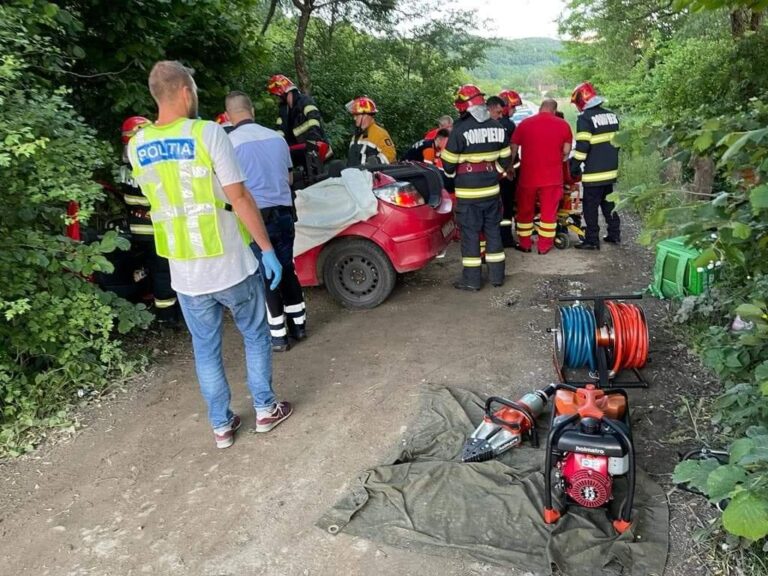 Accident GRAV în Florești: Patru răniți au fost transportați la spital!