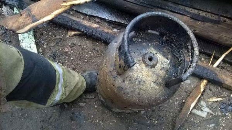 O butelie a explodat într-un bloc din Turceni: Mai mulți copii au fost răniți!
